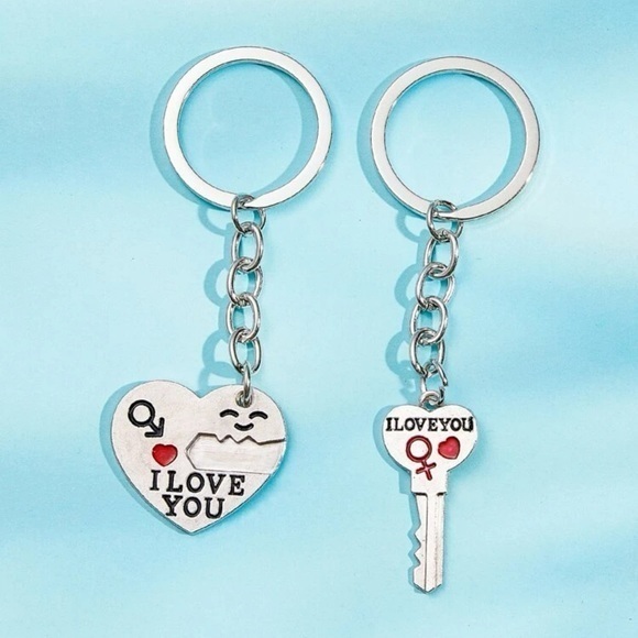 2 pcs His & Hers I Love You Heart Key Keychain Set Silver Plated Couple Love - Picture 3 of 6